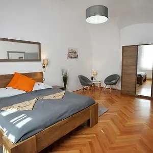 Pr Apartman